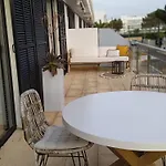 Maravilloso Apto. De Diseno A 1 Minuto De La Playa 아파트 *